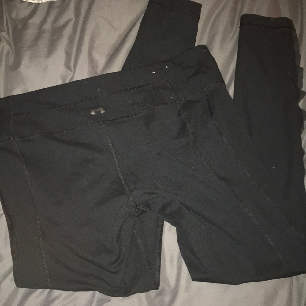 Under Armour black leggings